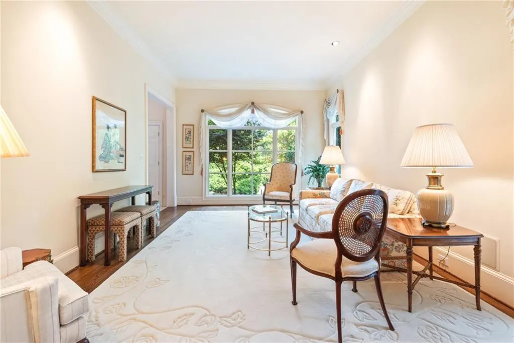 520 Chestnut Rose Lane, Sandy Springs, Georgia 30327, 4 Bedrooms Bedrooms, ,5 BathroomsBathrooms,Residential,Sold,520 Chestnut Rose Lane,6624035