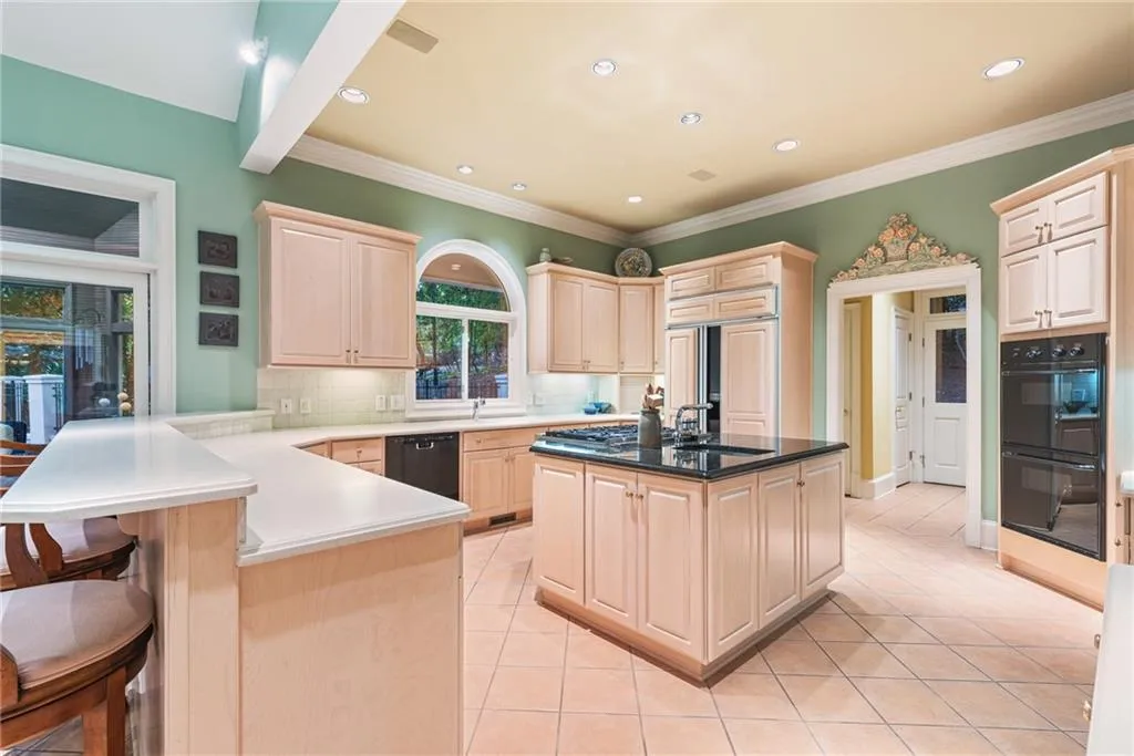 520 Chestnut Rose Lane, Sandy Springs, Georgia 30327, 4 Bedrooms Bedrooms, ,5 BathroomsBathrooms,Residential,Sold,520 Chestnut Rose Lane,6624035