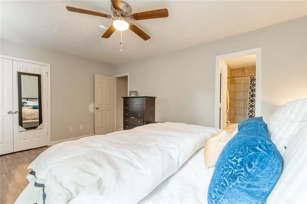 8701 Dunwoody Place Unit E, Sandy Springs, Georgia 30350, 3 Bedrooms Bedrooms, ,2 BathroomsBathrooms,Residential,Sold,8701 Dunwoody Place Unit E,6536191