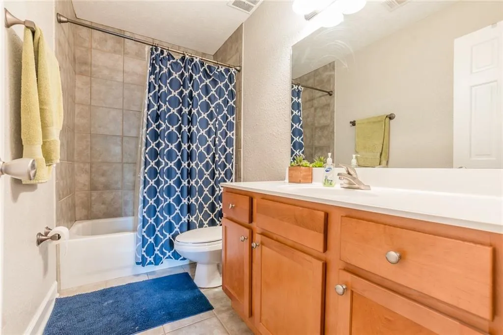 8701 Dunwoody Place Unit E, Sandy Springs, Georgia 30350, 3 Bedrooms Bedrooms, ,2 BathroomsBathrooms,Residential,Sold,8701 Dunwoody Place Unit E,6536191