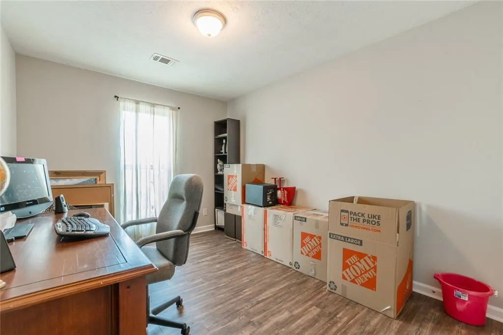 8701 Dunwoody Place Unit E, Sandy Springs, Georgia 30350, 3 Bedrooms Bedrooms, ,2 BathroomsBathrooms,Residential,Sold,8701 Dunwoody Place Unit E,6536191