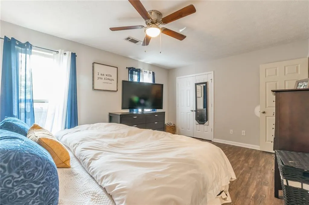 8701 Dunwoody Place Unit E, Sandy Springs, Georgia 30350, 3 Bedrooms Bedrooms, ,2 BathroomsBathrooms,Residential,Sold,8701 Dunwoody Place Unit E,6536191