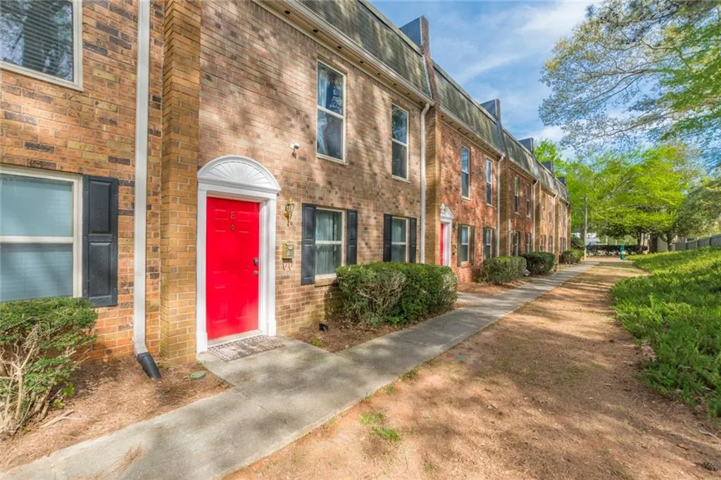 8701 Dunwoody Place Unit E, Sandy Springs, Georgia 30350, 3 Bedrooms Bedrooms, ,2 BathroomsBathrooms,Residential,Sold,8701 Dunwoody Place Unit E,6536191