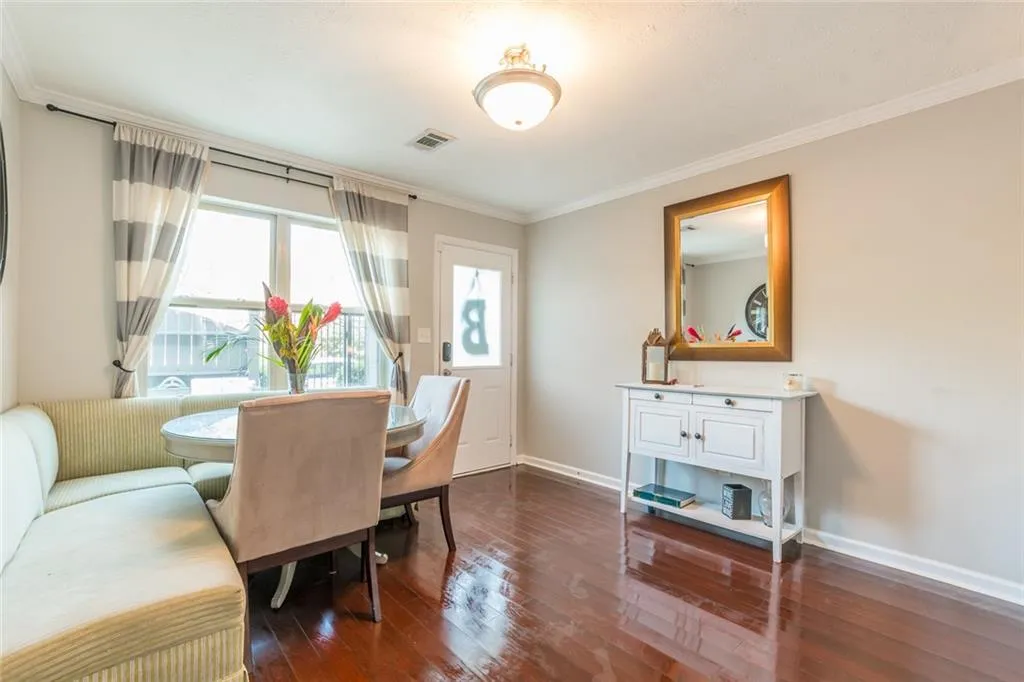 8701 Dunwoody Place Unit E, Sandy Springs, Georgia 30350, 3 Bedrooms Bedrooms, ,2 BathroomsBathrooms,Residential,Sold,8701 Dunwoody Place Unit E,6536191