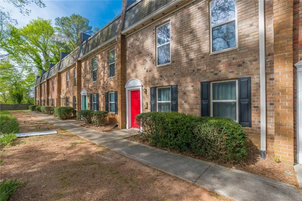 8701 Dunwoody Place Unit E, Sandy Springs, Georgia 30350, 3 Bedrooms Bedrooms, ,2 BathroomsBathrooms,Residential,Sold,8701 Dunwoody Place Unit E,6536191