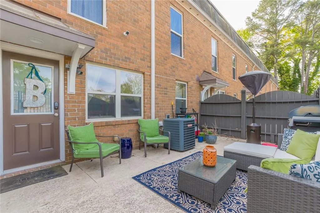 8701 Dunwoody Place Unit E, Sandy Springs, Georgia 30350, 3 Bedrooms Bedrooms, ,2 BathroomsBathrooms,Residential,Sold,8701 Dunwoody Place Unit E,6536191