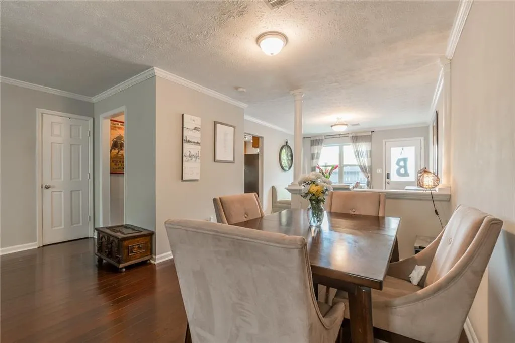 8701 Dunwoody Place Unit E, Sandy Springs, Georgia 30350, 3 Bedrooms Bedrooms, ,2 BathroomsBathrooms,Residential,Sold,8701 Dunwoody Place Unit E,6536191