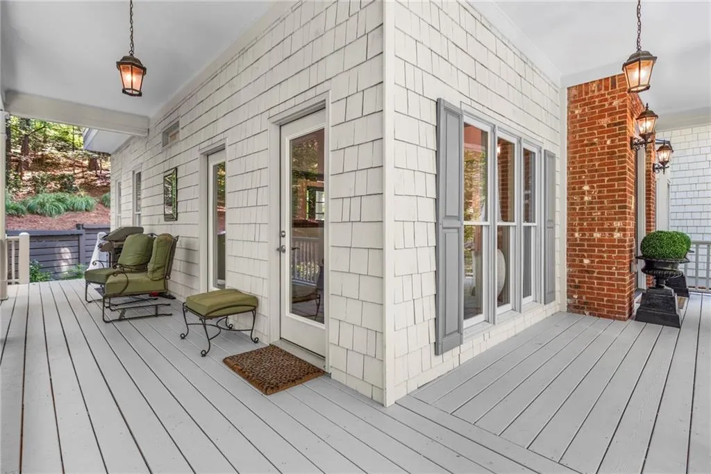 Front and Side Covered Porch Front and Side Covered Porch