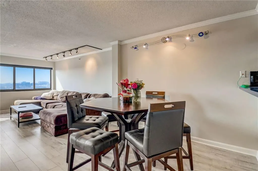 795 Hammond Drive Unit 1806, Atlanta, Georgia 30328, 2 Bedrooms Bedrooms, ,1 BathroomBathrooms,Residential,Sold,795 Hammond Drive Unit 1806,7343916