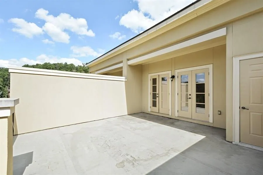 902 River Vista Drive Unit 902, Atlanta, Georgia 30339, 4 Bedrooms Bedrooms, ,4 BathroomsBathrooms,Residential,Sold,902 River Vista Drive Unit 902,6054753