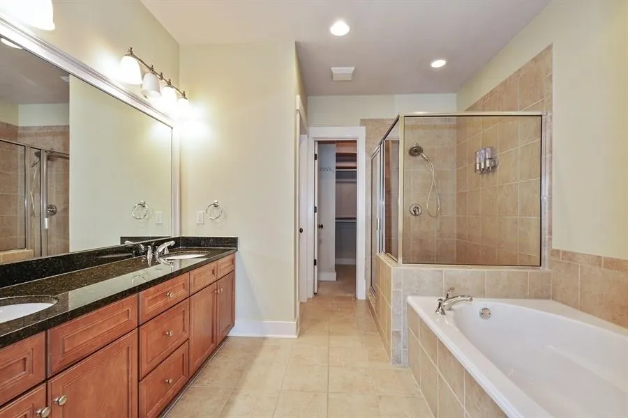 902 River Vista Drive Unit 902, Atlanta, Georgia 30339, 4 Bedrooms Bedrooms, ,4 BathroomsBathrooms,Residential,Sold,902 River Vista Drive Unit 902,6054753