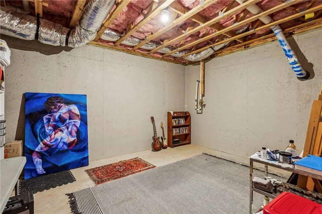 Terrace level storage room