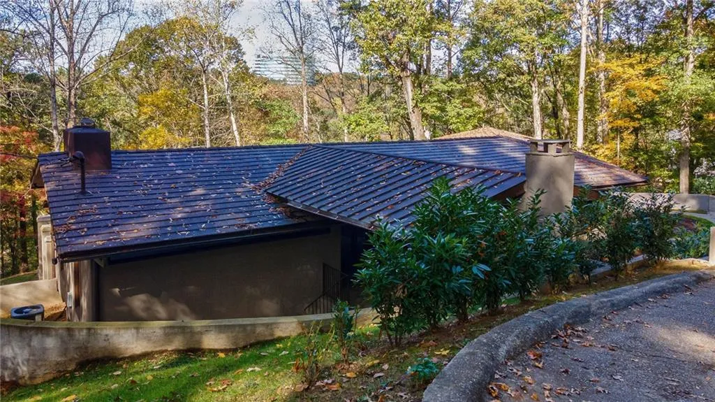 View of home's exterior