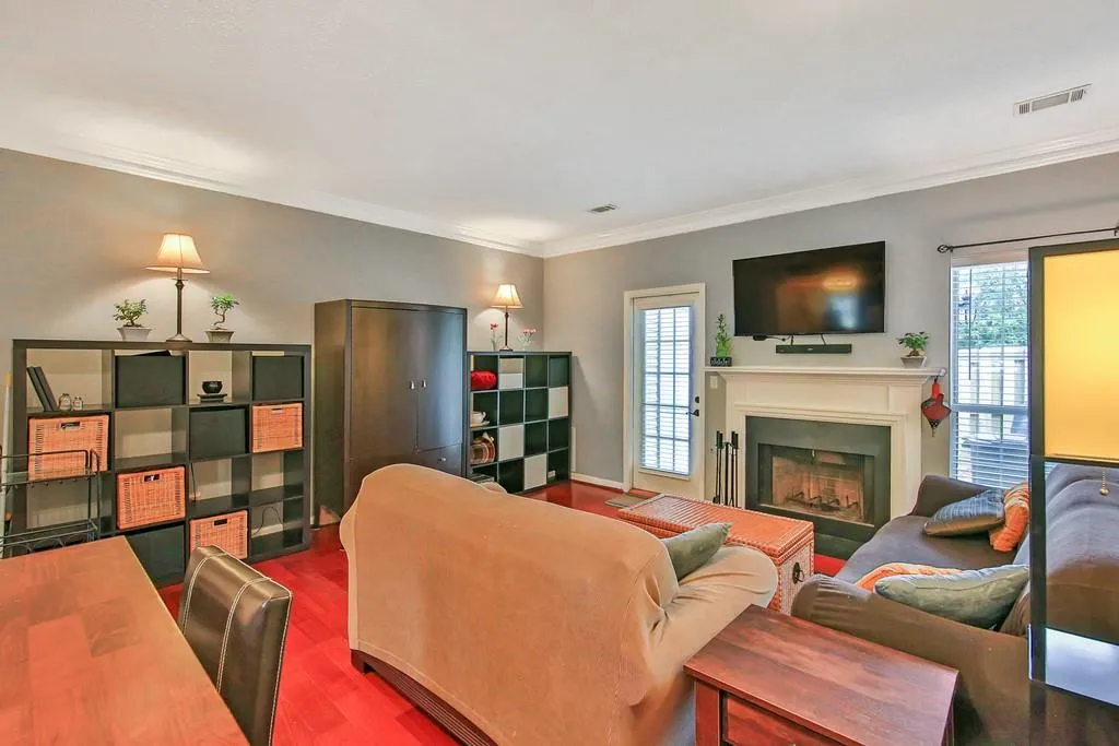 204 Wedgewood Way, Sandy Springs, Georgia 30350, 2 Bedrooms Bedrooms, ,2 BathroomsBathrooms,Residential,Sold,204 Wedgewood Way,6534806