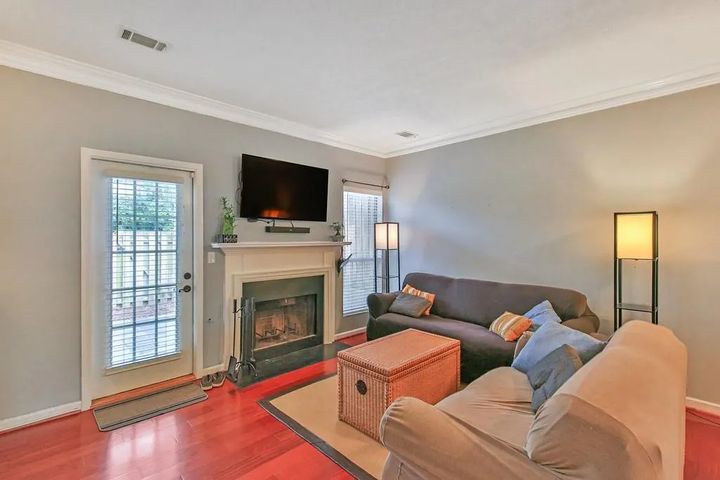 204 Wedgewood Way, Sandy Springs, Georgia 30350, 2 Bedrooms Bedrooms, ,2 BathroomsBathrooms,Residential,Sold,204 Wedgewood Way,6534806