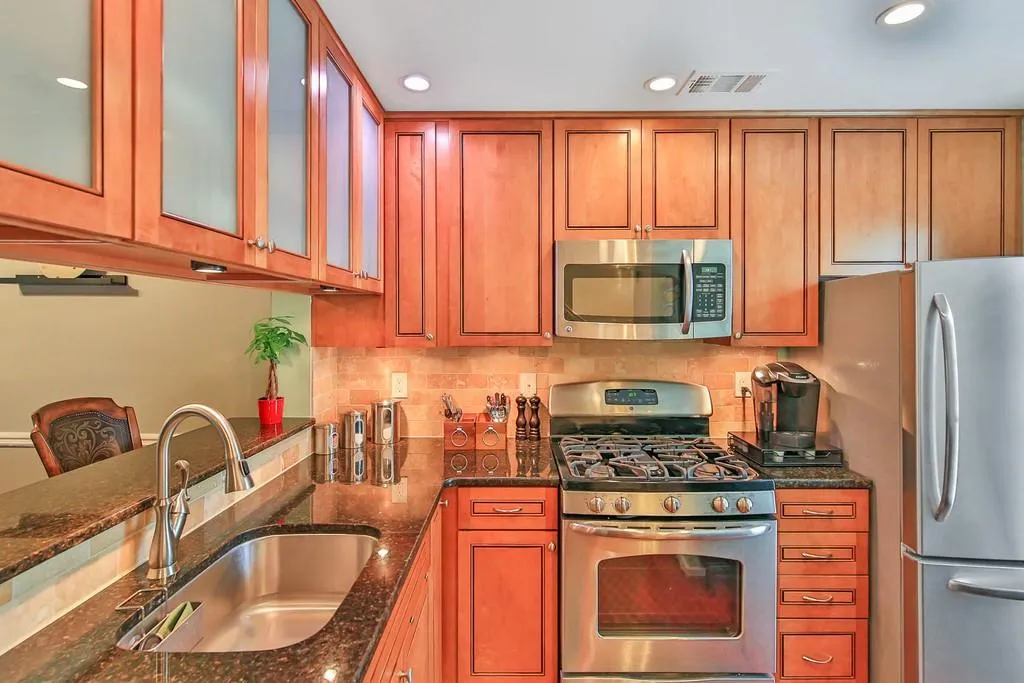 204 Wedgewood Way, Sandy Springs, Georgia 30350, 2 Bedrooms Bedrooms, ,2 BathroomsBathrooms,Residential,Sold,204 Wedgewood Way,6534806