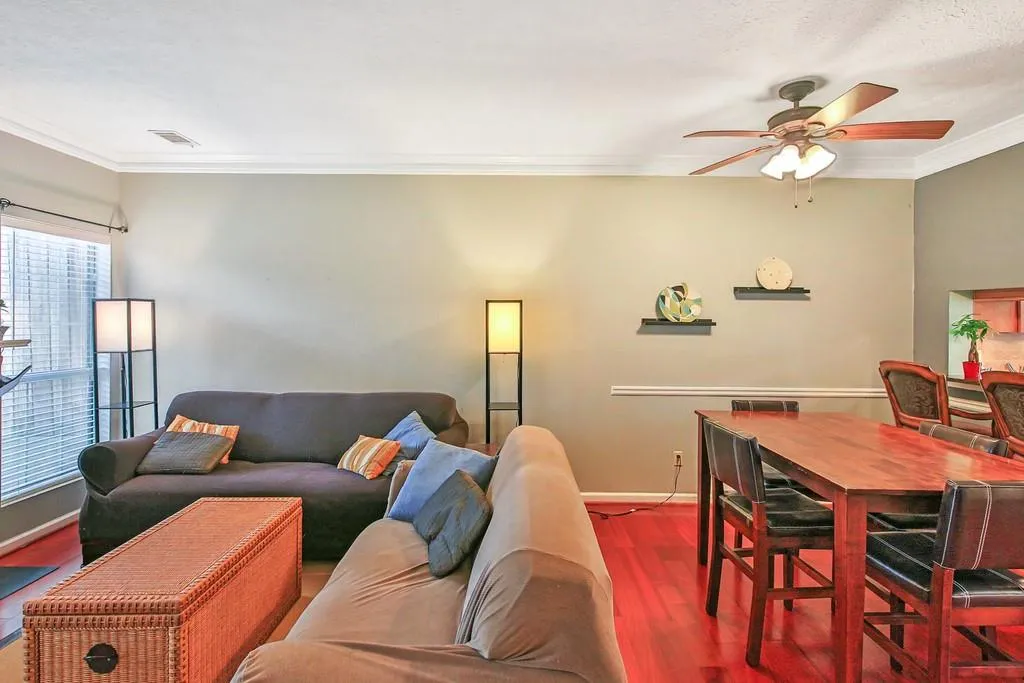 204 Wedgewood Way, Sandy Springs, Georgia 30350, 2 Bedrooms Bedrooms, ,2 BathroomsBathrooms,Residential,Sold,204 Wedgewood Way,6534806