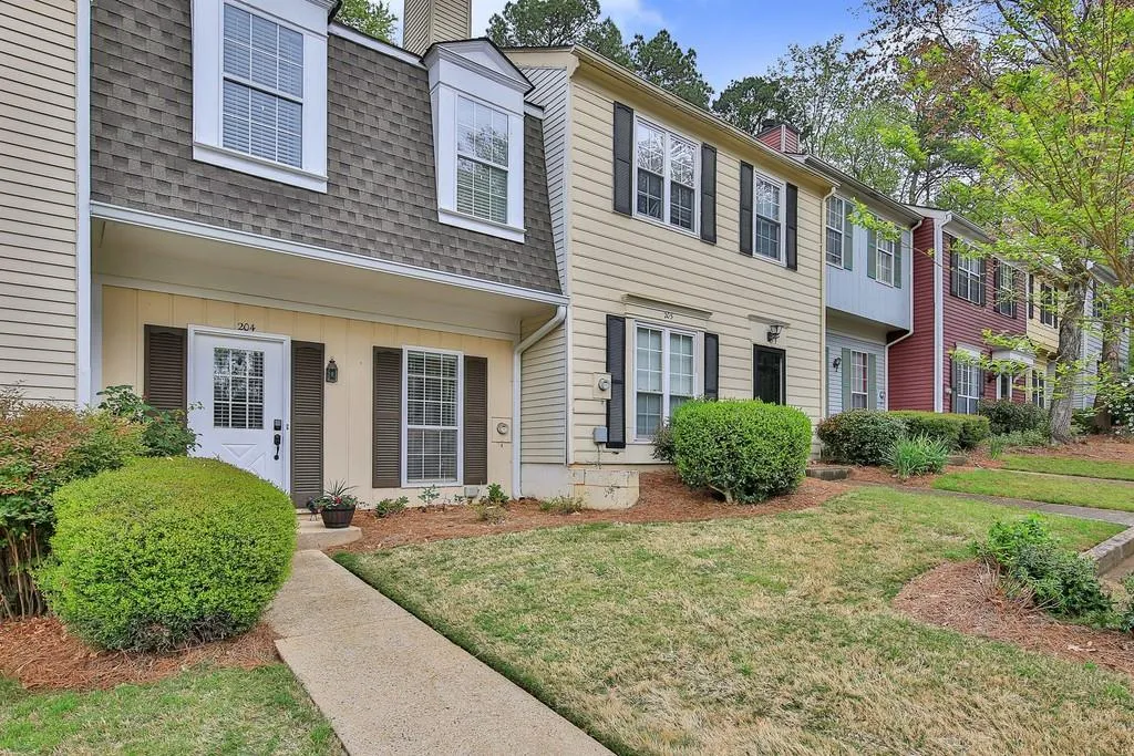 204 Wedgewood Way, Sandy Springs, Georgia 30350, 2 Bedrooms Bedrooms, ,2 BathroomsBathrooms,Residential,Sold,204 Wedgewood Way,6534806