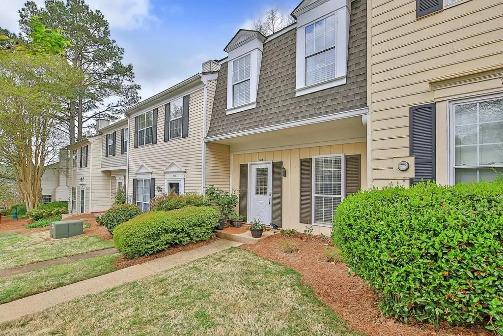 204 Wedgewood Way, Sandy Springs, Georgia 30350, 2 Bedrooms Bedrooms, ,2 BathroomsBathrooms,Residential,Sold,204 Wedgewood Way,6534806