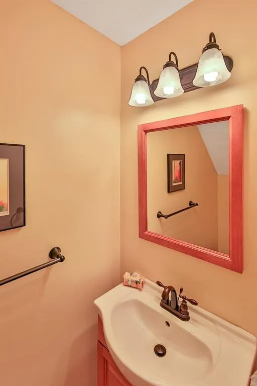 204 Wedgewood Way, Sandy Springs, Georgia 30350, 2 Bedrooms Bedrooms, ,2 BathroomsBathrooms,Residential,Sold,204 Wedgewood Way,6534806