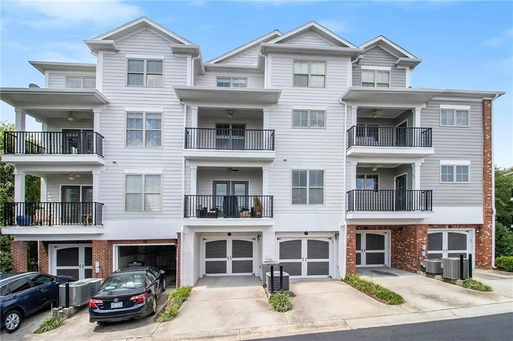 325 Le Gran Bend, Atlanta, Georgia 30328, 2 Bedrooms Bedrooms, ,2 BathroomsBathrooms,Residential,Sold,325 Le Gran Bend,6924029