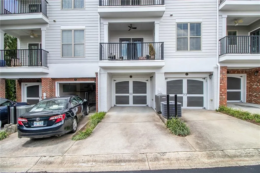 325 Le Gran Bend, Atlanta, Georgia 30328, 2 Bedrooms Bedrooms, ,2 BathroomsBathrooms,Residential,Sold,325 Le Gran Bend,6924029