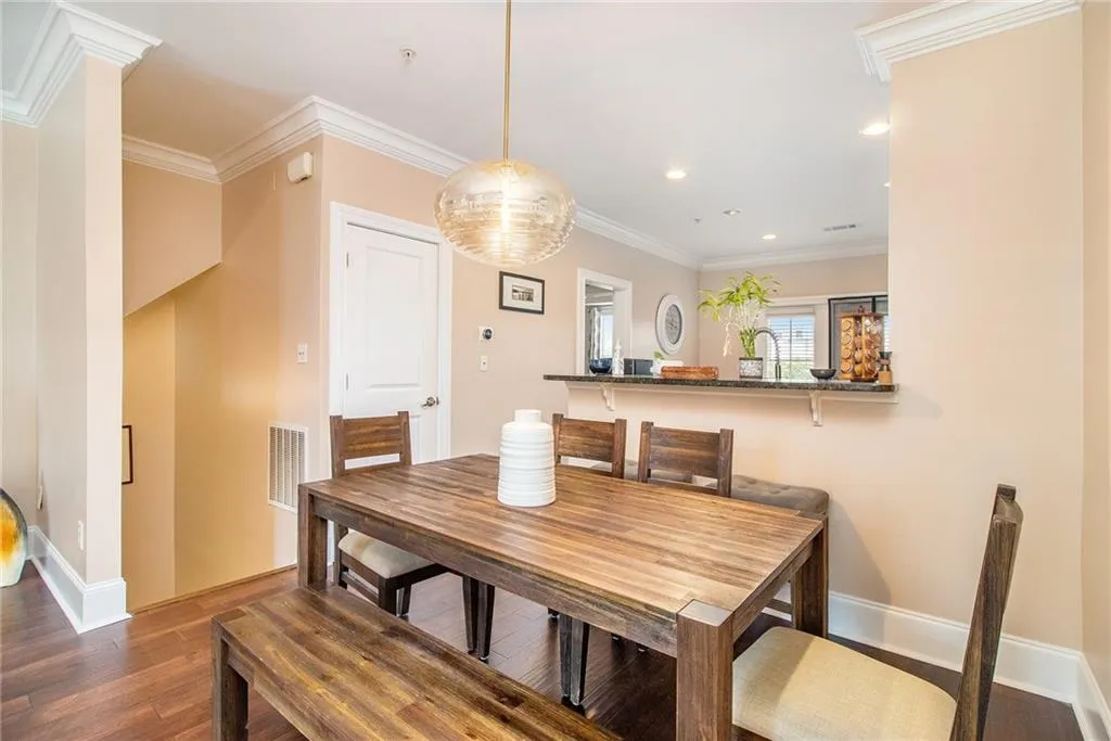 325 Le Gran Bend, Atlanta, Georgia 30328, 2 Bedrooms Bedrooms, ,2 BathroomsBathrooms,Residential,Sold,325 Le Gran Bend,6924029