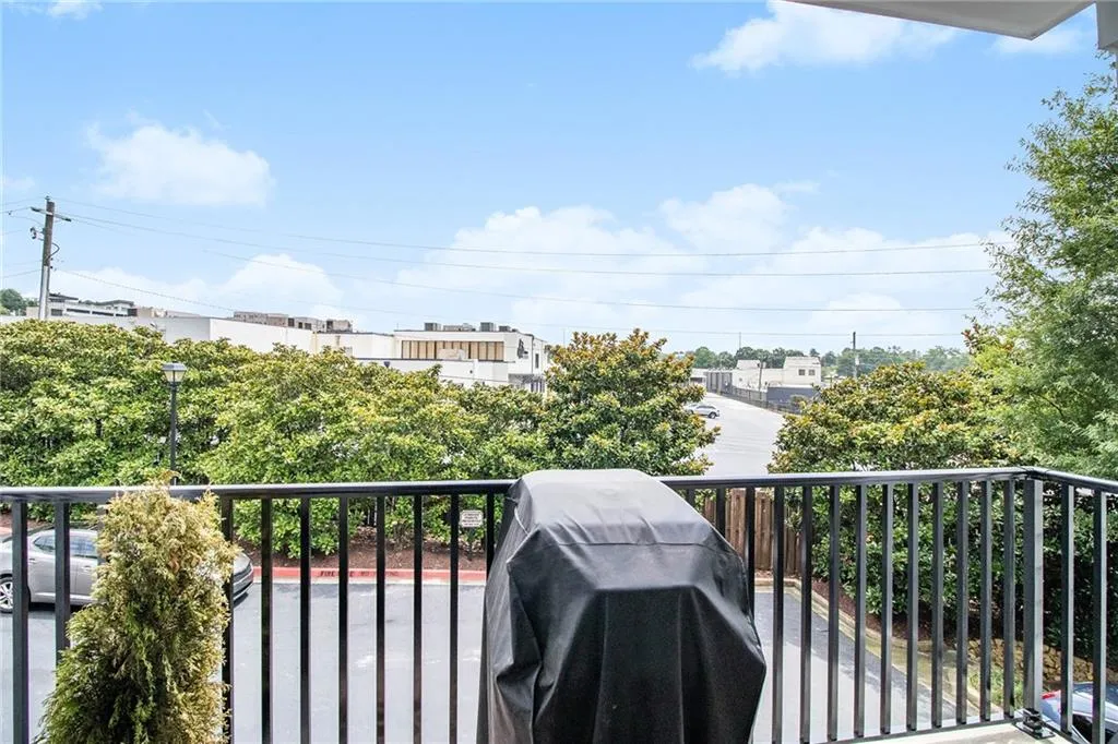 325 Le Gran Bend, Atlanta, Georgia 30328, 2 Bedrooms Bedrooms, ,2 BathroomsBathrooms,Residential,Sold,325 Le Gran Bend,6924029