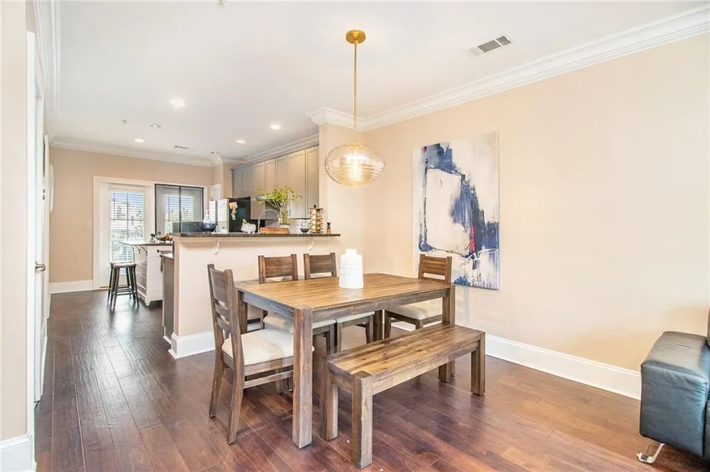 325 Le Gran Bend, Atlanta, Georgia 30328, 2 Bedrooms Bedrooms, ,2 BathroomsBathrooms,Residential,Sold,325 Le Gran Bend,6924029