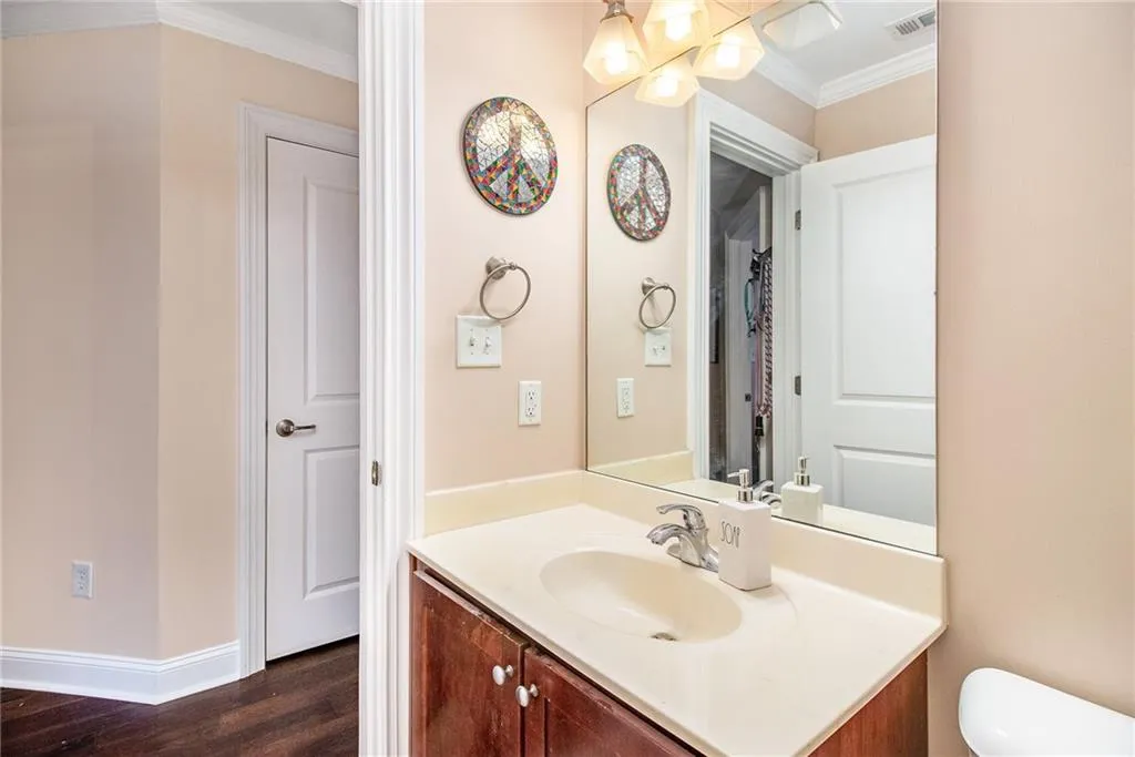 325 Le Gran Bend, Atlanta, Georgia 30328, 2 Bedrooms Bedrooms, ,2 BathroomsBathrooms,Residential,Sold,325 Le Gran Bend,6924029