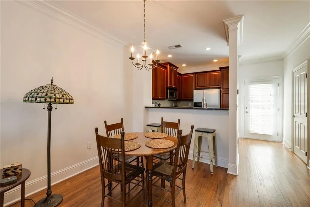 1175 Glenridge Place, Atlanta, Georgia 30342, 2 Bedrooms Bedrooms, ,1 BathroomBathrooms,Residential,Sold,1175 Glenridge Place,7537737
