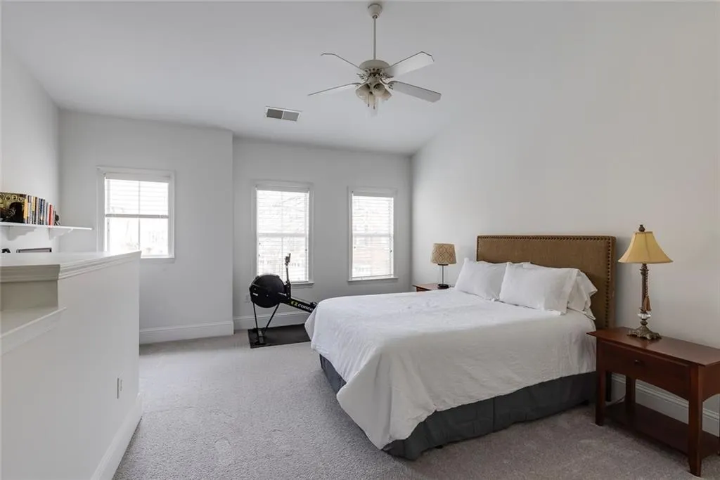 1175 Glenridge Place, Atlanta, Georgia 30342, 2 Bedrooms Bedrooms, ,1 BathroomBathrooms,Residential,Sold,1175 Glenridge Place,7537737