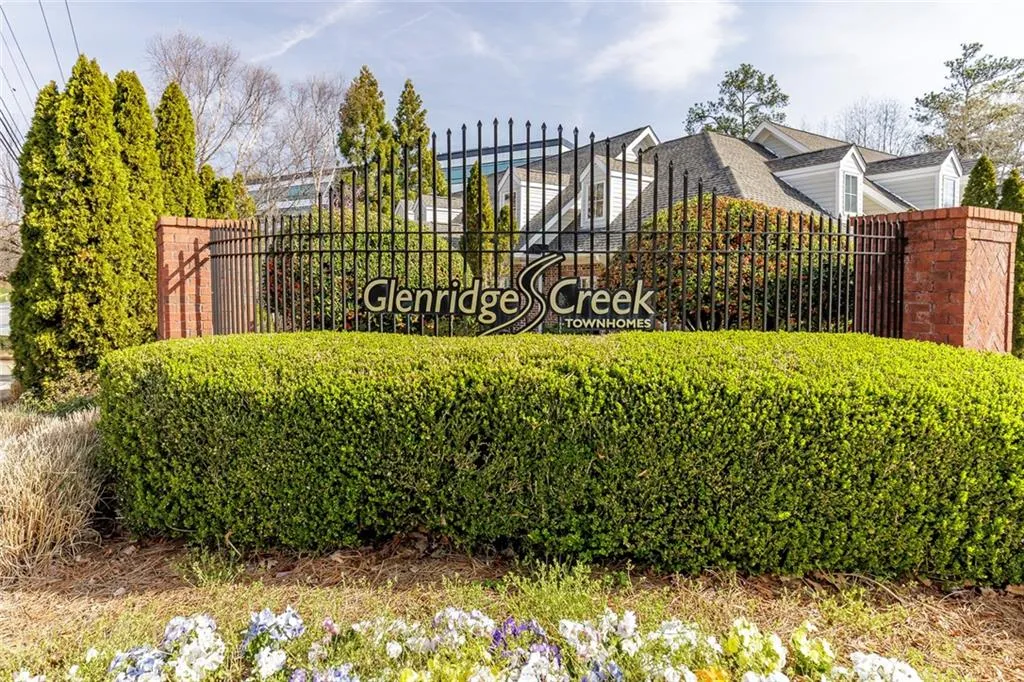 1175 Glenridge Place, Atlanta, Georgia 30342, 2 Bedrooms Bedrooms, ,1 BathroomBathrooms,Residential,Sold,1175 Glenridge Place,7537737