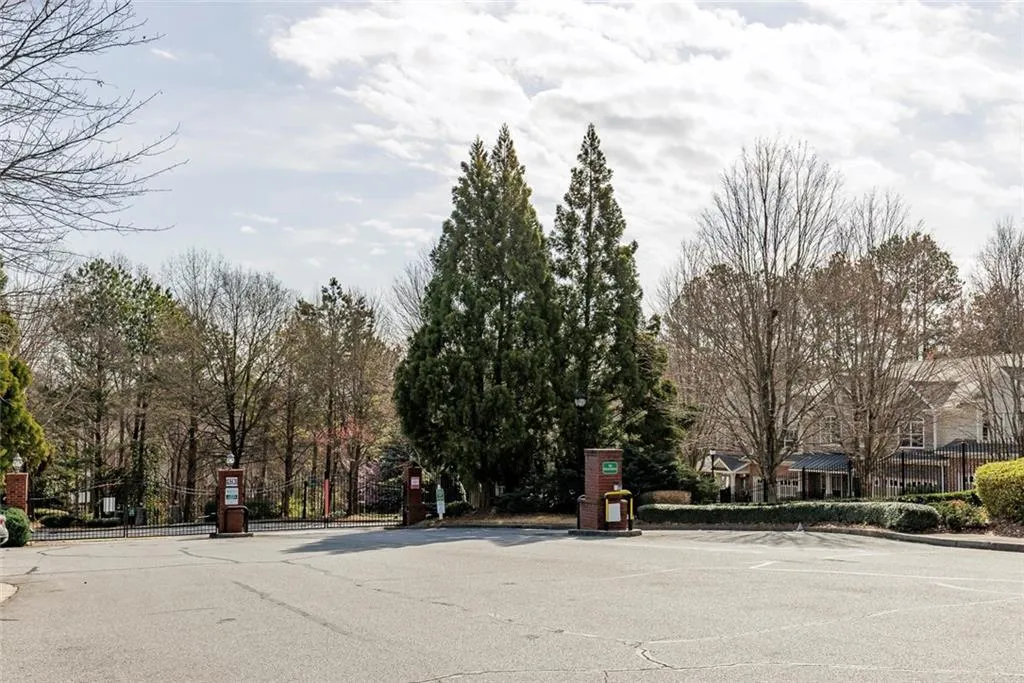 1175 Glenridge Place, Atlanta, Georgia 30342, 2 Bedrooms Bedrooms, ,1 BathroomBathrooms,Residential,Sold,1175 Glenridge Place,7537737