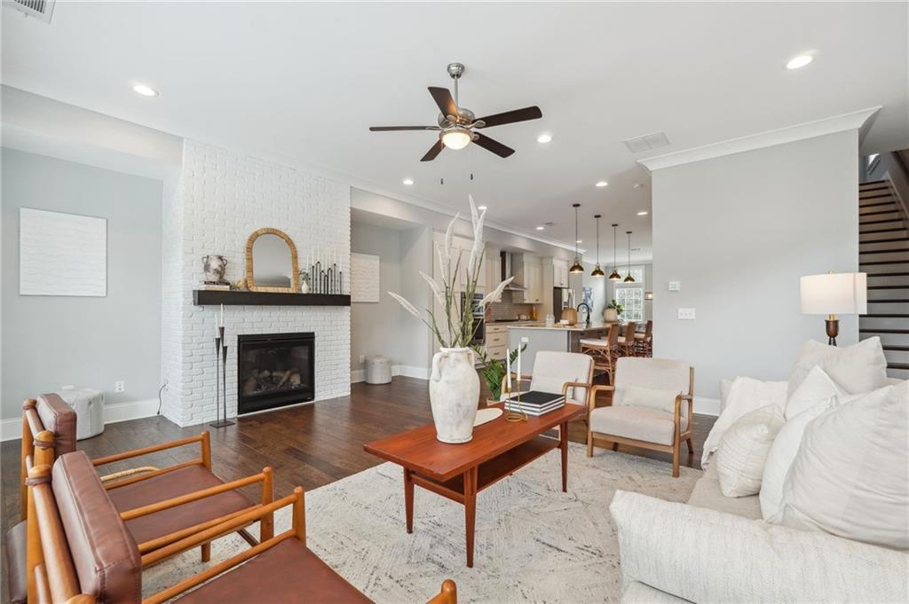 6377 Radiant Trace, Sandy Springs, Georgia 30328, 3 Bedrooms Bedrooms, ,4 BathroomsBathrooms,Residential,Sold,6377 Radiant Trace,7283851