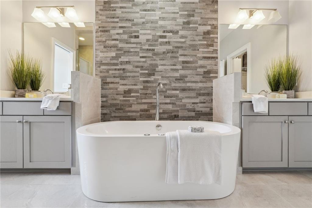 6377 Radiant Trace, Sandy Springs, Georgia 30328, 3 Bedrooms Bedrooms, ,4 BathroomsBathrooms,Residential,Sold,6377 Radiant Trace,7283851