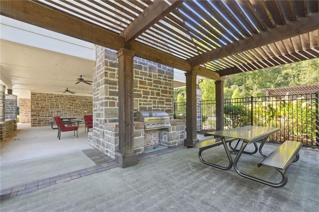 6377 Radiant Trace, Sandy Springs, Georgia 30328, 3 Bedrooms Bedrooms, ,4 BathroomsBathrooms,Residential,Sold,6377 Radiant Trace,7283851