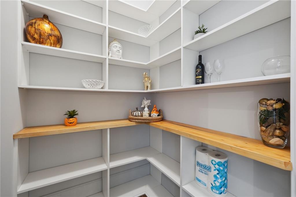 6377 Radiant Trace, Sandy Springs, Georgia 30328, 3 Bedrooms Bedrooms, ,4 BathroomsBathrooms,Residential,Sold,6377 Radiant Trace,7283851