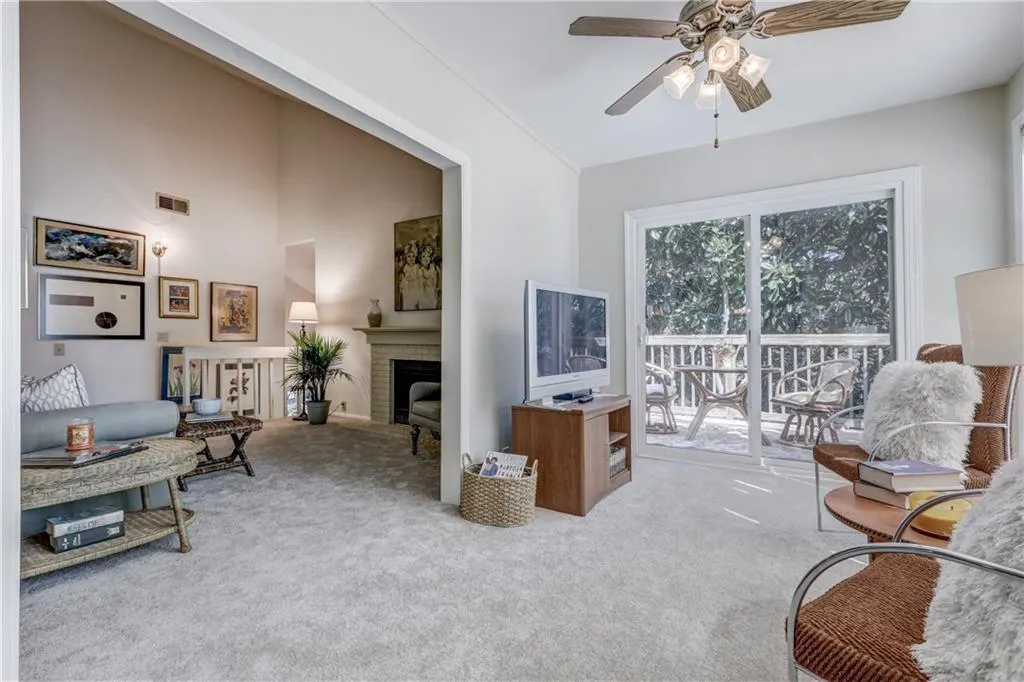 11 Dunwoody Springs Drive Unit 11, Sandy Springs, Georgia 30328, 3 Bedrooms Bedrooms, ,2 BathroomsBathrooms,Residential,Sold,11 Dunwoody Springs Drive Unit 11,6079486