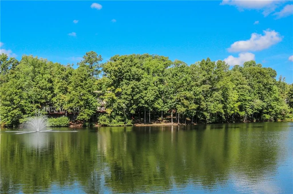 11 Dunwoody Springs Drive Unit 11, Sandy Springs, Georgia 30328, 3 Bedrooms Bedrooms, ,2 BathroomsBathrooms,Residential,Sold,11 Dunwoody Springs Drive Unit 11,6079486