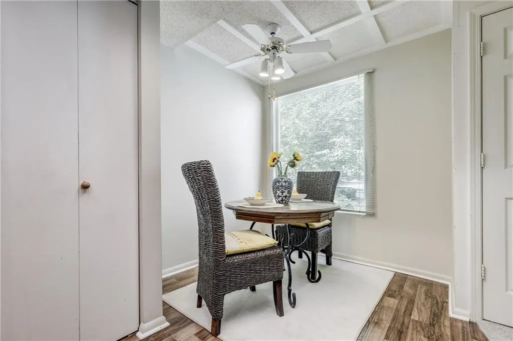 11 Dunwoody Springs Drive Unit 11, Sandy Springs, Georgia 30328, 3 Bedrooms Bedrooms, ,2 BathroomsBathrooms,Residential,Sold,11 Dunwoody Springs Drive Unit 11,6079486