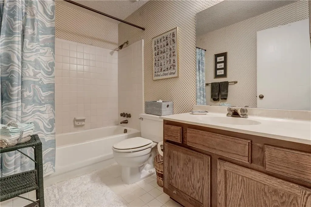 11 Dunwoody Springs Drive Unit 11, Sandy Springs, Georgia 30328, 3 Bedrooms Bedrooms, ,2 BathroomsBathrooms,Residential,Sold,11 Dunwoody Springs Drive Unit 11,6079486