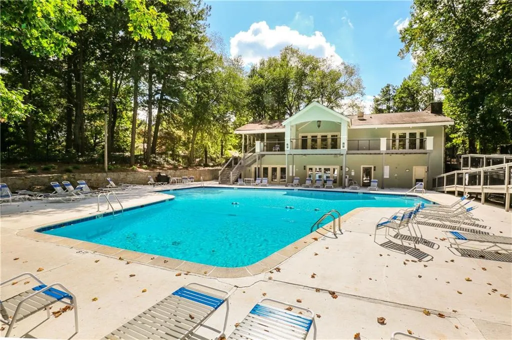 11 Dunwoody Springs Drive Unit 11, Sandy Springs, Georgia 30328, 3 Bedrooms Bedrooms, ,2 BathroomsBathrooms,Residential,Sold,11 Dunwoody Springs Drive Unit 11,6079486
