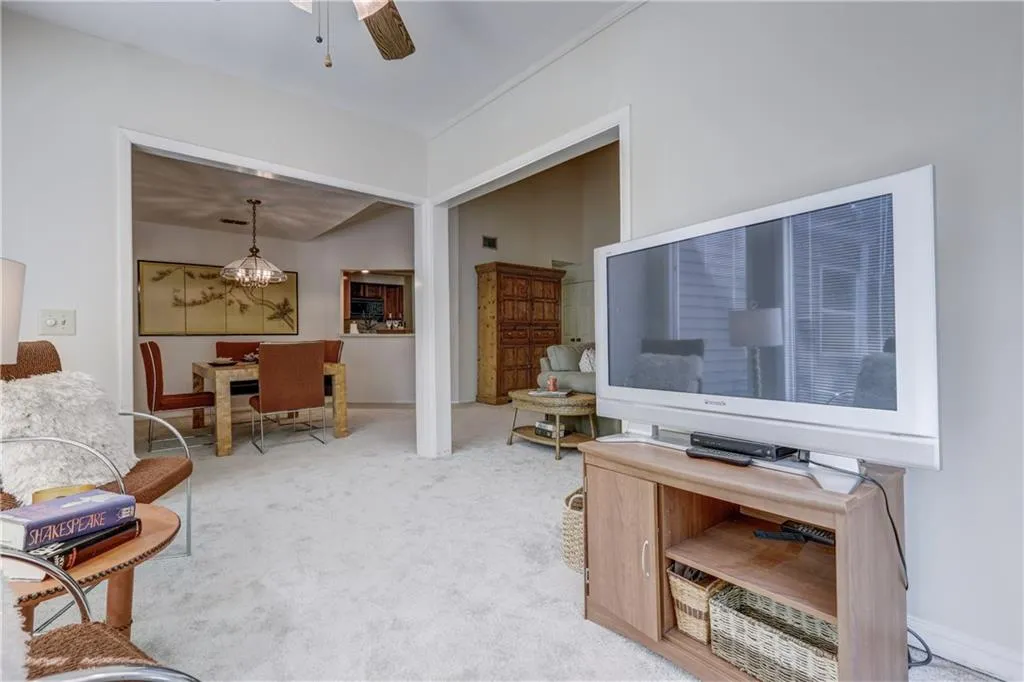 11 Dunwoody Springs Drive Unit 11, Sandy Springs, Georgia 30328, 3 Bedrooms Bedrooms, ,2 BathroomsBathrooms,Residential,Sold,11 Dunwoody Springs Drive Unit 11,6079486