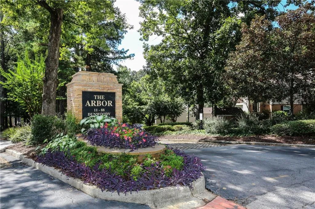 11 Dunwoody Springs Drive Unit 11, Sandy Springs, Georgia 30328, 3 Bedrooms Bedrooms, ,2 BathroomsBathrooms,Residential,Sold,11 Dunwoody Springs Drive Unit 11,6079486