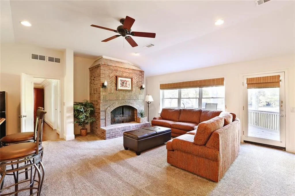 6240 River Chase Circle, Sandy Springs, Georgia 30328, 5 Bedrooms Bedrooms, ,4 BathroomsBathrooms,Residential,Sold,6240 River Chase Circle,5777277