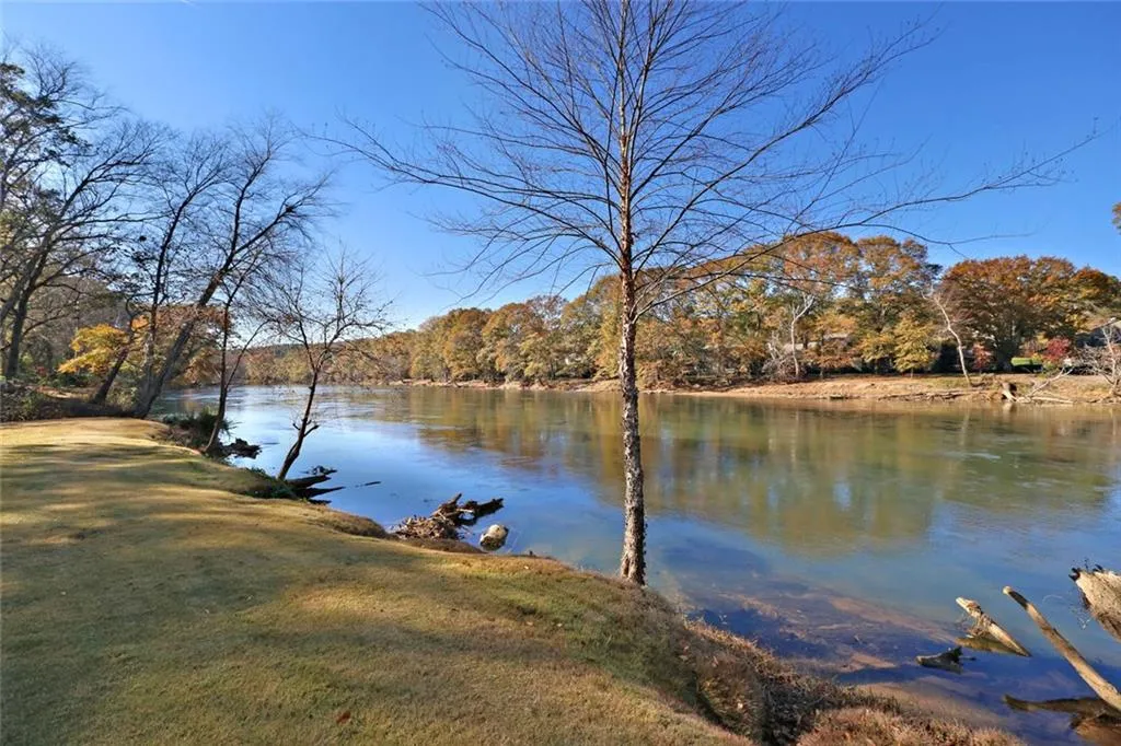 6240 River Chase Circle, Sandy Springs, Georgia 30328, 5 Bedrooms Bedrooms, ,4 BathroomsBathrooms,Residential,Sold,6240 River Chase Circle,5777277