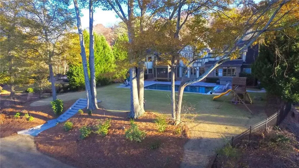 6240 River Chase Circle, Sandy Springs, Georgia 30328, 5 Bedrooms Bedrooms, ,4 BathroomsBathrooms,Residential,Sold,6240 River Chase Circle,5777277