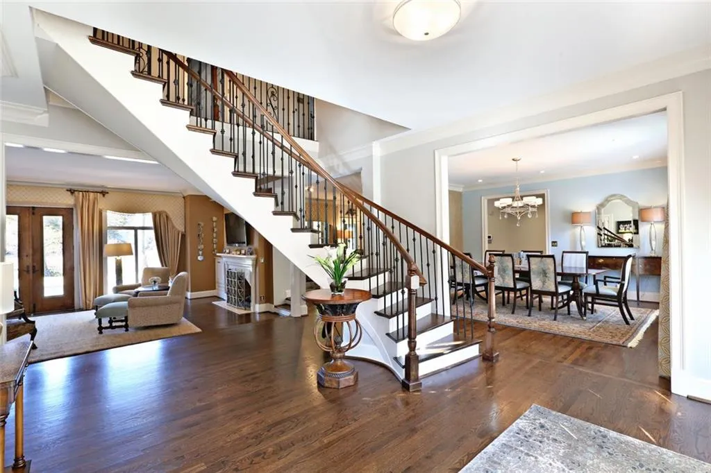 6240 River Chase Circle, Sandy Springs, Georgia 30328, 5 Bedrooms Bedrooms, ,4 BathroomsBathrooms,Residential,Sold,6240 River Chase Circle,5777277