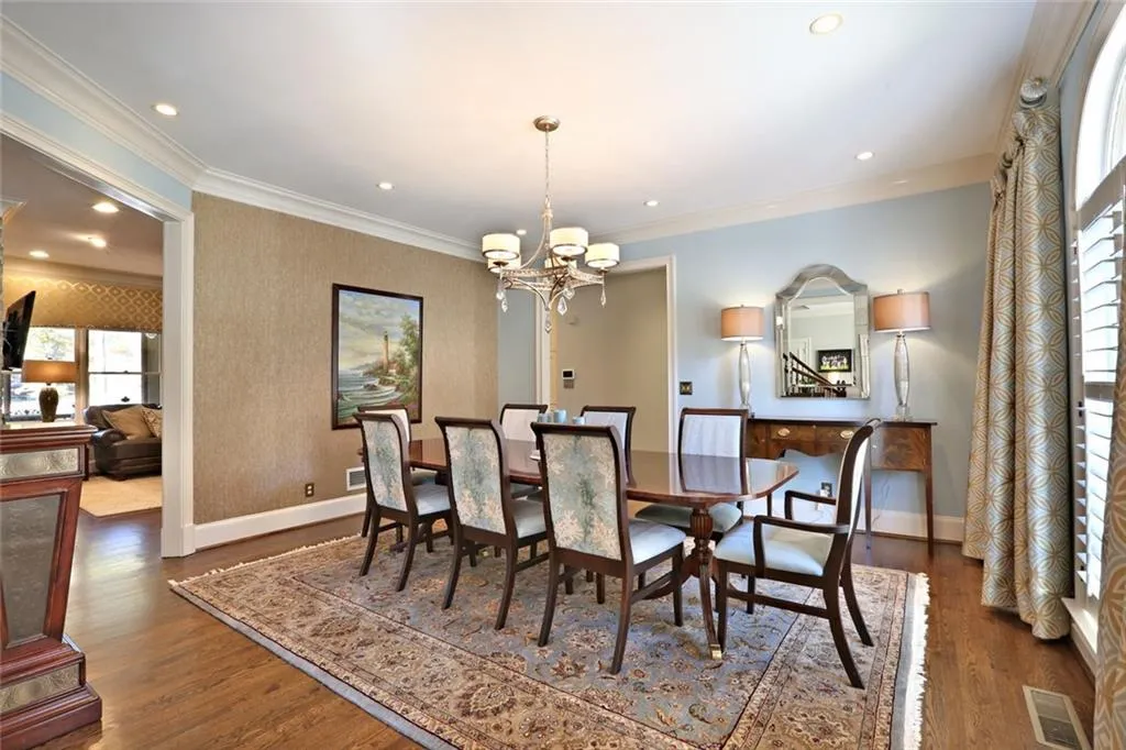 6240 River Chase Circle, Sandy Springs, Georgia 30328, 5 Bedrooms Bedrooms, ,4 BathroomsBathrooms,Residential,Sold,6240 River Chase Circle,5777277